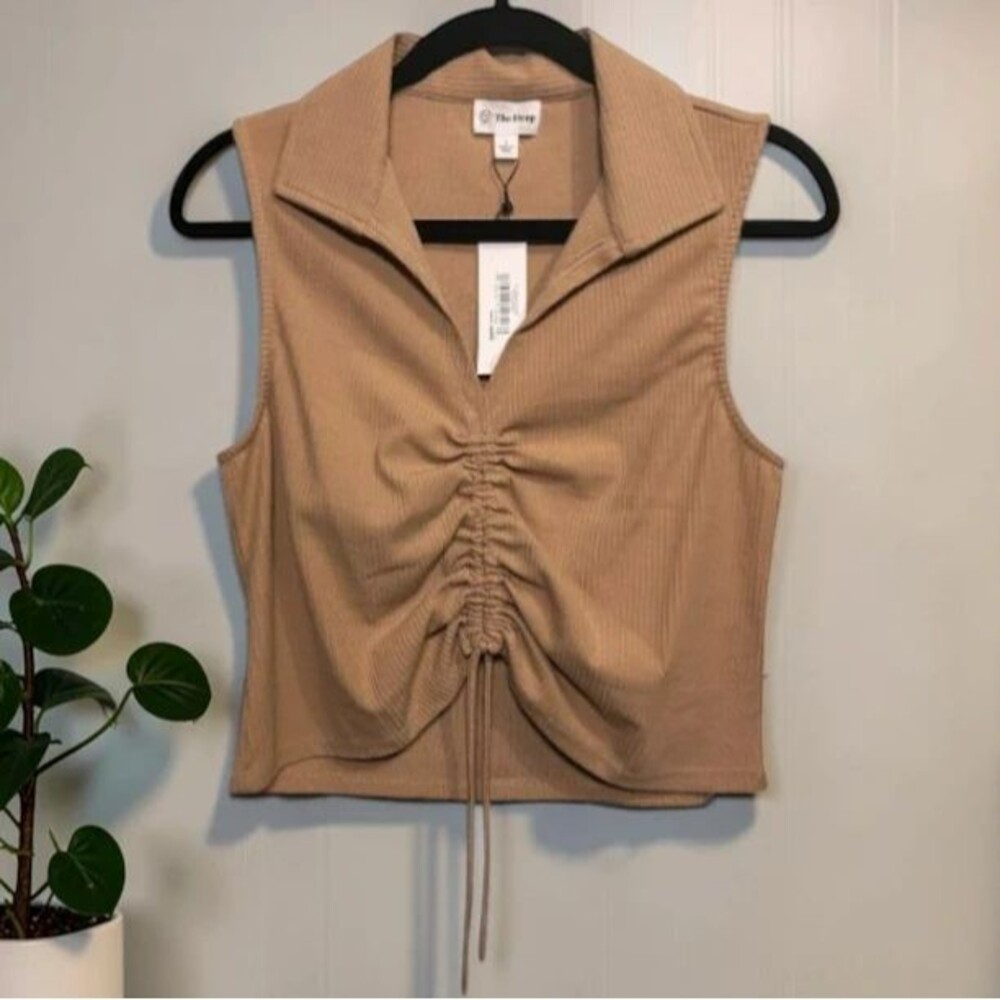 Women's Beige Ruched Front Sleeveless Collared Crop Top